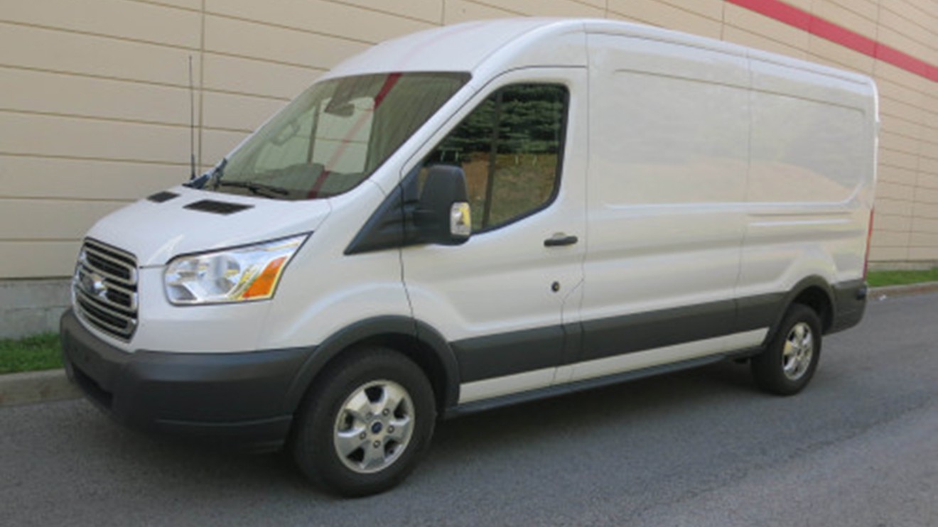 Ford Transit 350 et Dodge Challenger T/A | 360nitro.tv