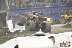 19-04-07-monster-1977