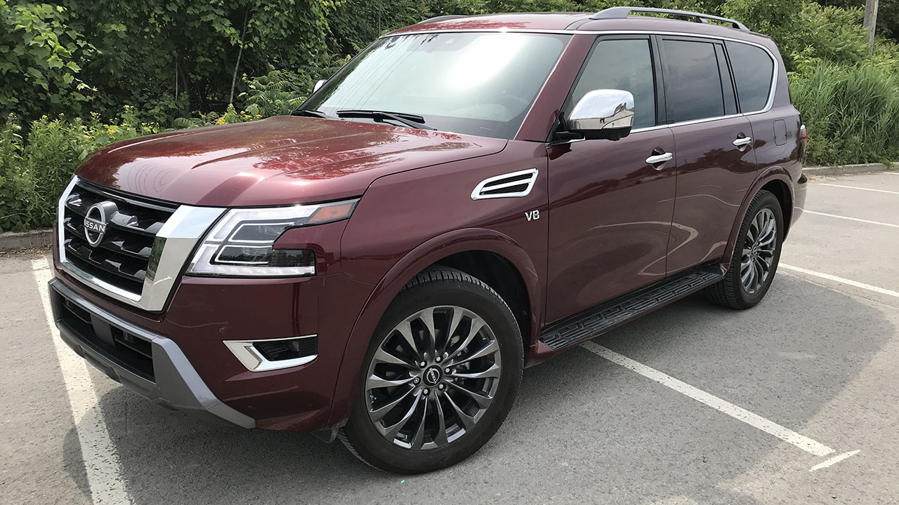 L imposant Nissan Armada r vis 360 Nitro TV